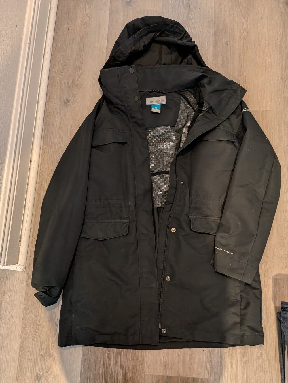 Columbia Omni-Tech Black Hooded Raincoat